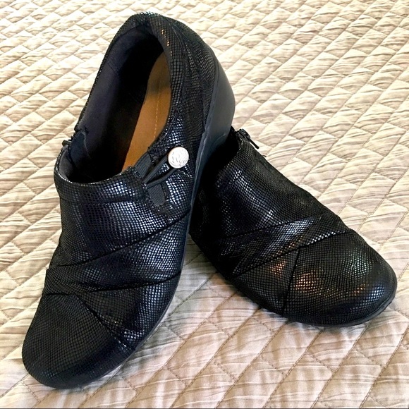Clarks Black Metallic Clog Bootie W/ Zip Womens 41.5 - Picture 2 of 7